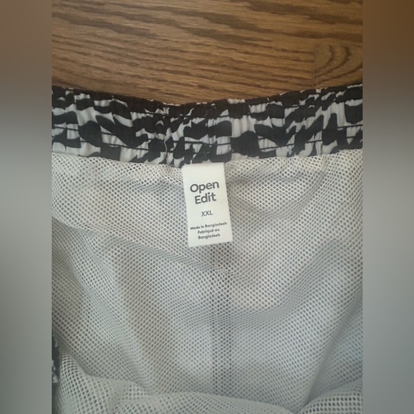 Open Edit Men's Black/White Geometric Recycled Volley Swim Trunks 2XL - Picture 3 of 5